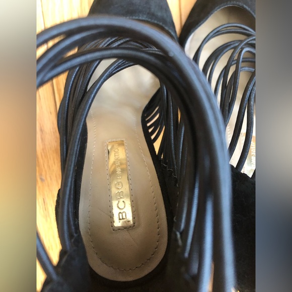 BCBG GENERATION-Caliko suede strappy elastic pumps. Size 6M. Black - Picture 4 of 16